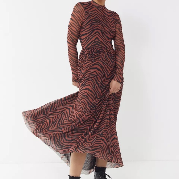 Urban Outfitters Tiger Print Mesh Maxi Dress Size S Made in U.K - Picture 5 of 8